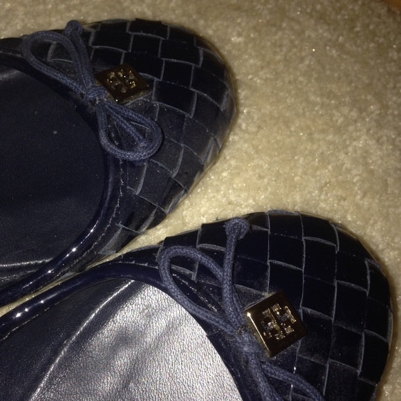 Tory Burch navy quilted flats