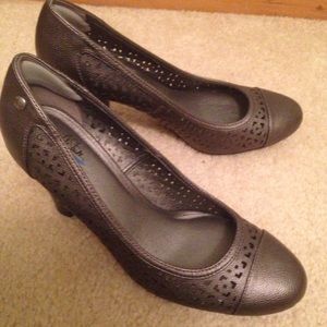 Life Stride Memory Foam heels