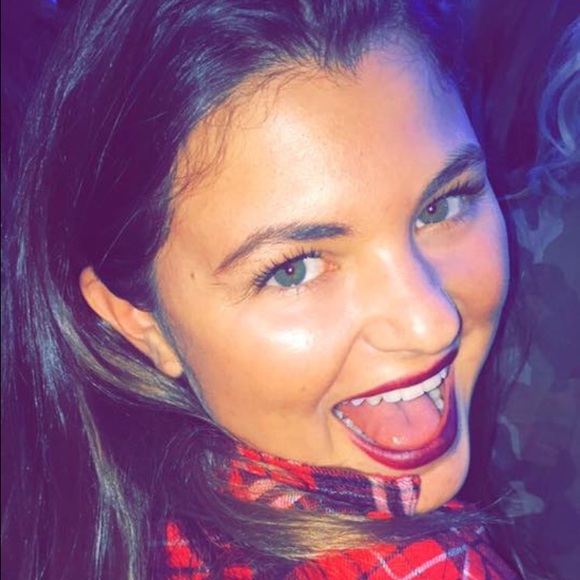 Meet your Posher, Natalie