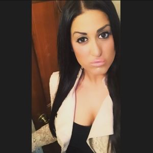 Meet your Posher, Vivian