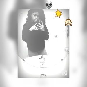 Meet your Posher, Daniela