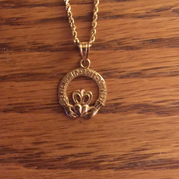 14 carat gold pendant with a 10 carat chain