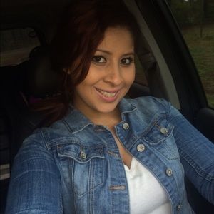 Meet your Posher, Yolanda