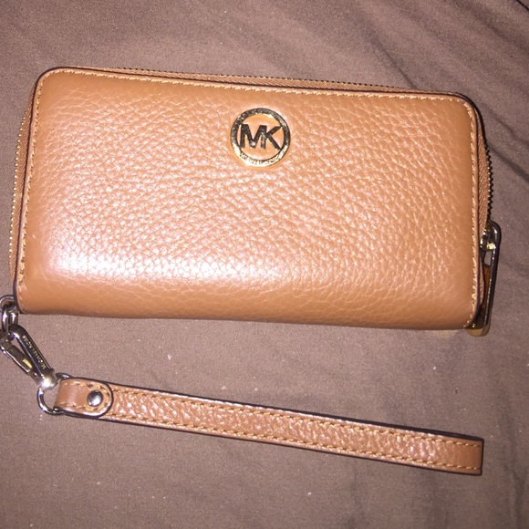 Michael Kors Wristlet
