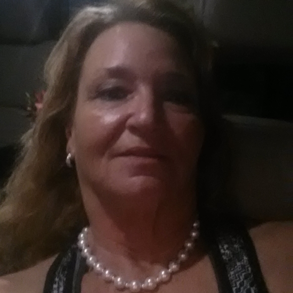 Meet your Posher, Ella