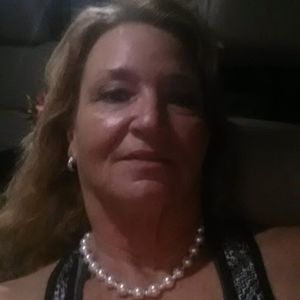 Meet your Posher, Ella