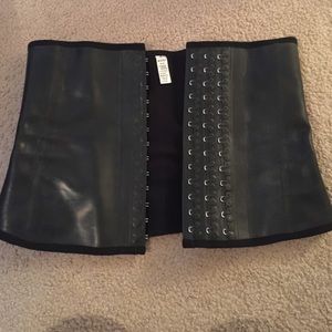Waist trainer