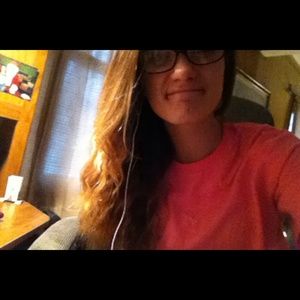 Meet your Posher, Lauren