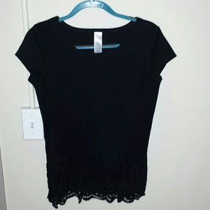 ❗️FINAL REDUCTION❗️NWOT Avon Black Lace Top