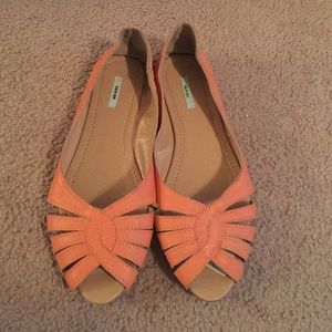 Cute peach peep-toe flats!