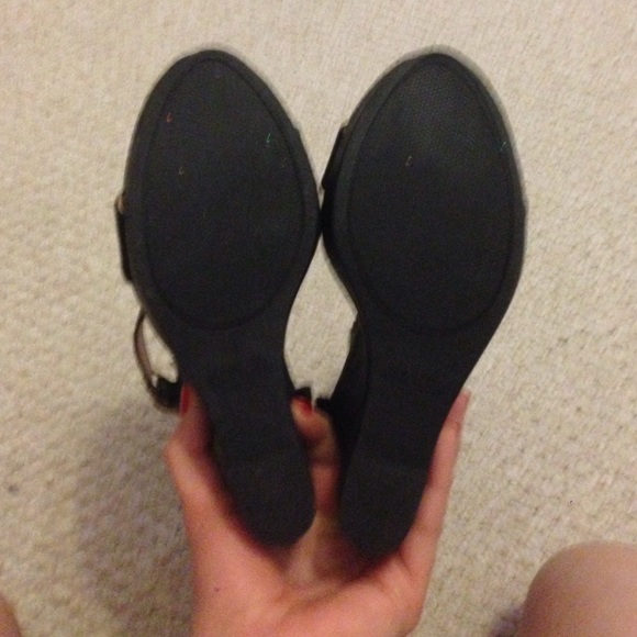 Super cute wedged heels - Picture 3 of 4