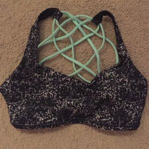 Lululemon Free To Be Wild Bra SIze 2