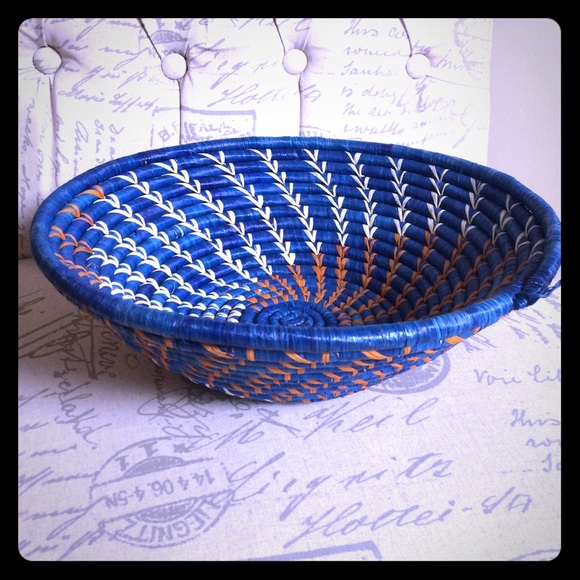 Kenyan handmade bowl by ciolaingo.com - Picture 1 of 1