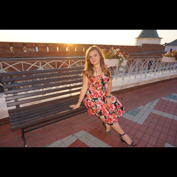 Meet your Posher, Kristina - Picture 4 of 4