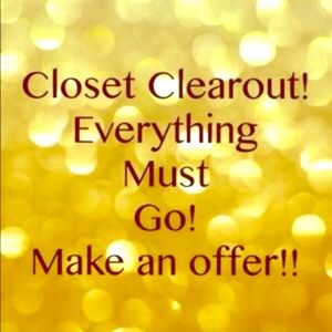 PLEASE No Low Ball Offers!!💖💖