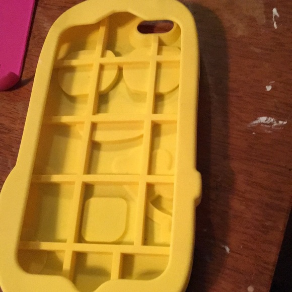 Phone cases - Picture 4 of 4