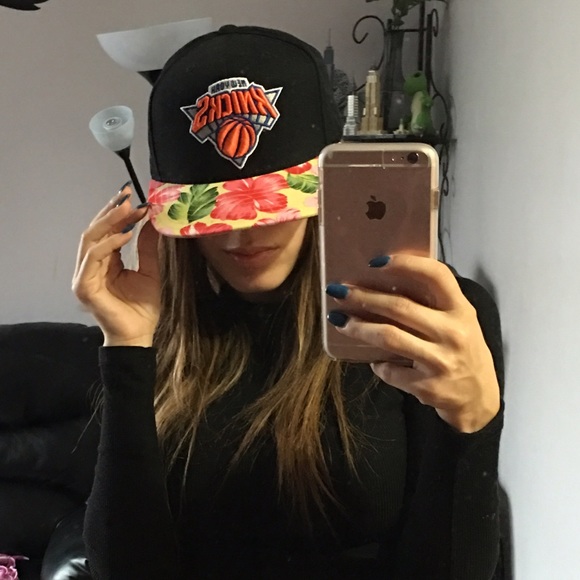 Knicks SnapBack fitted - Picture 2 of 2
