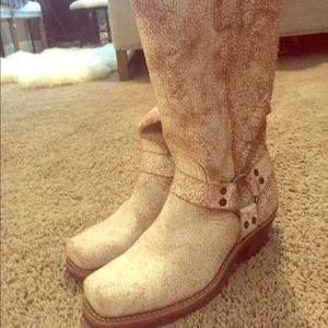 Frye white crackle boots. Only wore them 1 time