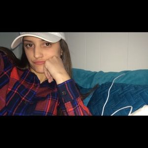 Meet your Posher, Cecilia