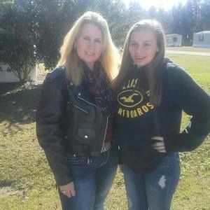 Meet your Posher, Carrie