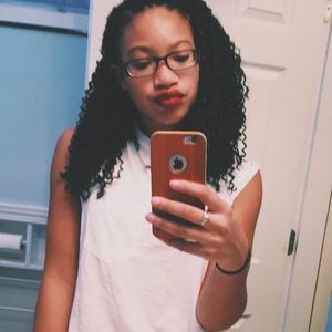 Meet your Posher, Camille