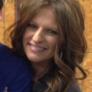 Meet your Posher, Lara