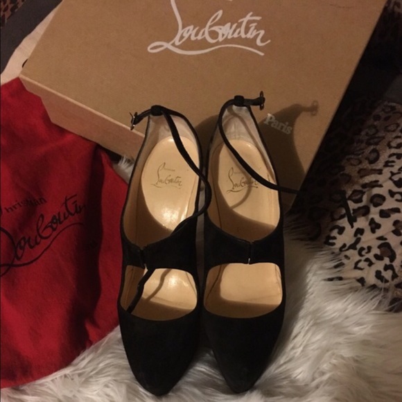 Red bottom shoes - Picture 2 of 4