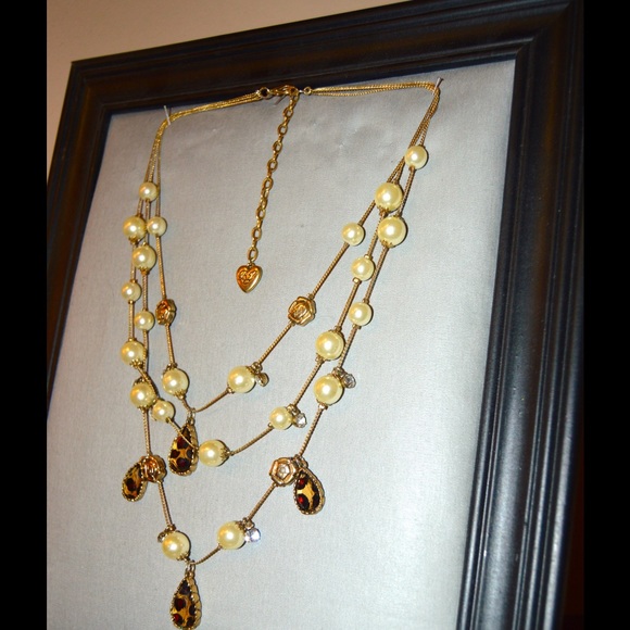 Betsey Johnson Pearl Necklace!