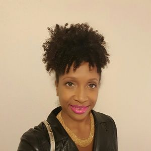 Meet your Posher, Alicia