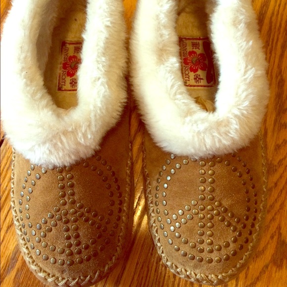 Lucky Brand Tan Peace Sign Moccasins