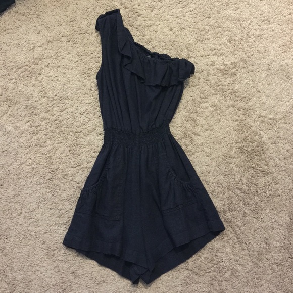 One shoulder boutique black romper