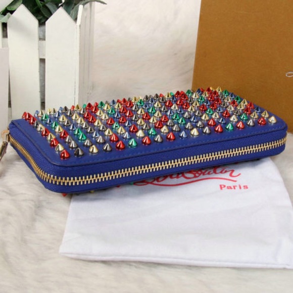🚫SOLD🚫Christian Louboutin Panetone Spiked Wallet - Picture 2 of 4