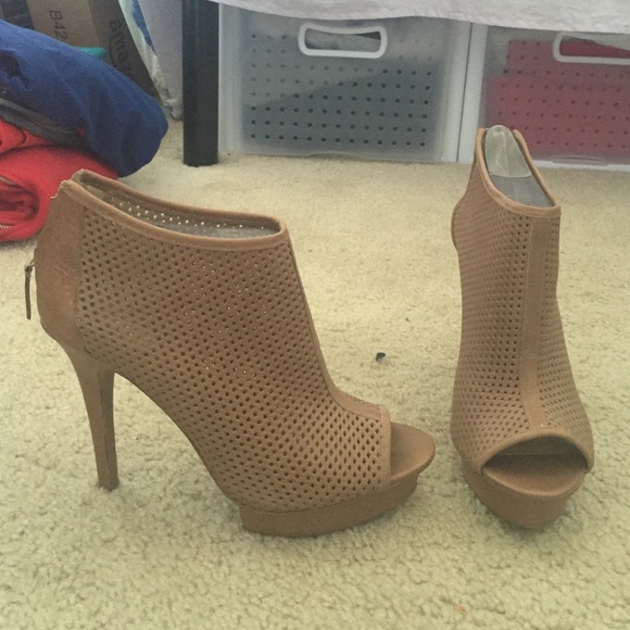 BCBG Paris cage shoes