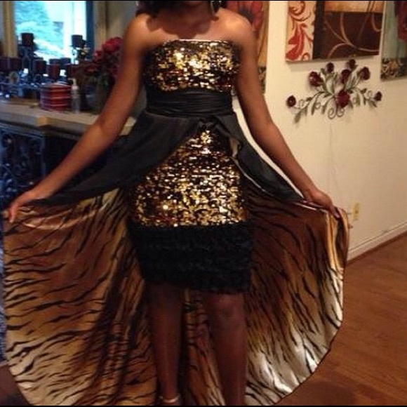 Sherri Hill Prom Dress size 6 - Picture 3 of 3