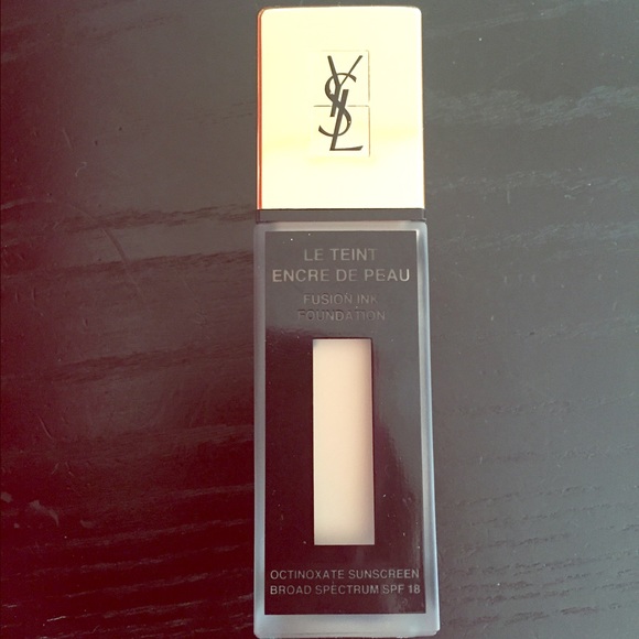 YSL Fusion Ink Foundation in BR20 Cool Ivory.