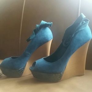 Jennifer Lopez Peep Toe Wedges