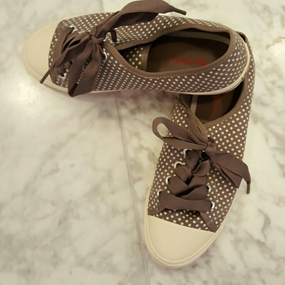 Boden canvas sneakers - Picture 1 of 4