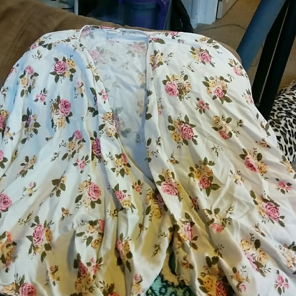 Forever 21 kimono sz m, fits small