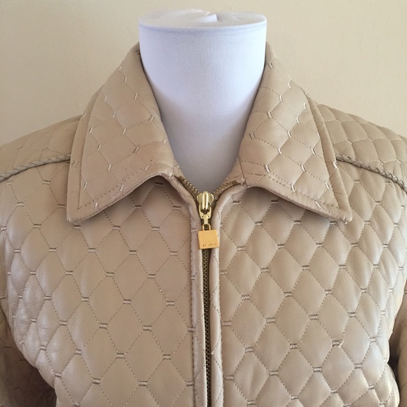 ❗️SALE❗️St. John quilted leather jacket - Picture 2 of 4