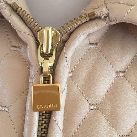 ❗️SALE❗️St. John quilted leather jacket - Picture 3 of 4