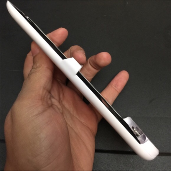 iPhone 6 and iPhone 6S Charging Case - Picture 4 of 4