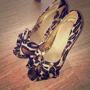 Lilliana Leopard Sexy Bow Heel Size 8