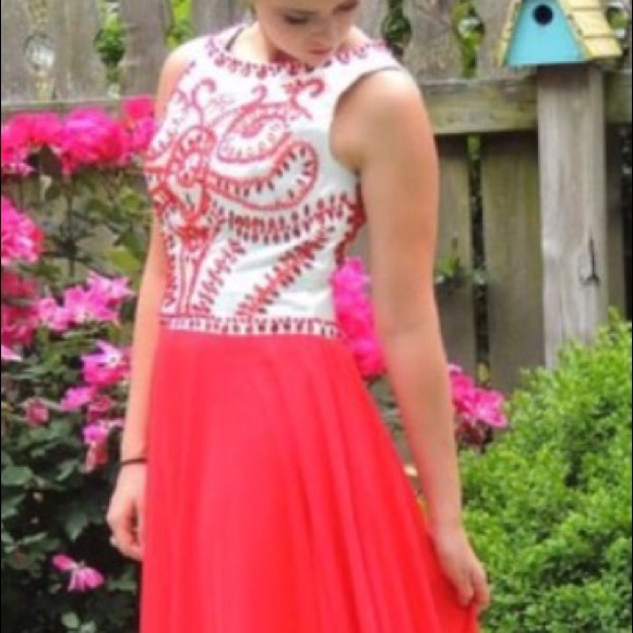 Red prom dress - Picture 3 of 3
