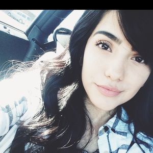 Meet your Posher, Abriana