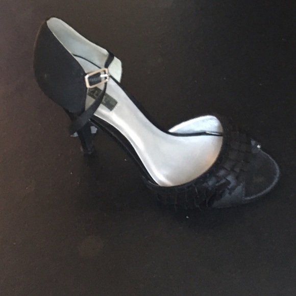 NYLA Black Ruffled Open Toe Sandals - Picture 2 of 2