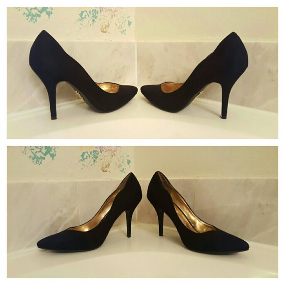 ~ Black Suede Pointed Toe Heels ~ - Picture 2 of 4