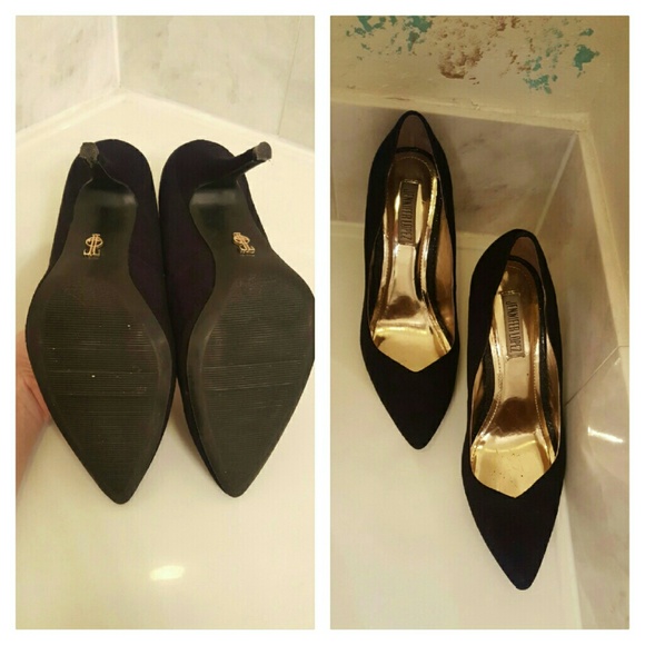 ~ Black Suede Pointed Toe Heels ~ - Picture 4 of 4