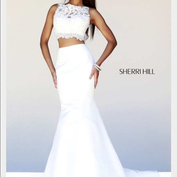 ISO THIS SHERRI HILL TWO PIECE PROM DRESS SZ 2-4!! - Picture 2 of 3