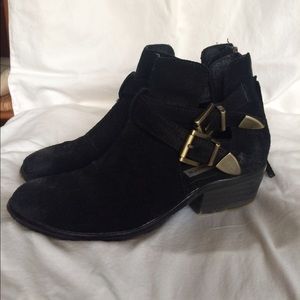STEVE MADDEN BOOTIES