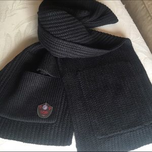 Black knit Ugg scarf